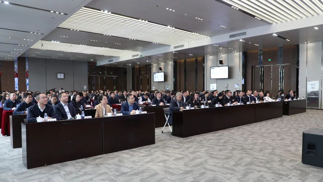 超凡娱乐-梦想照进现实,起劲成绩未来!